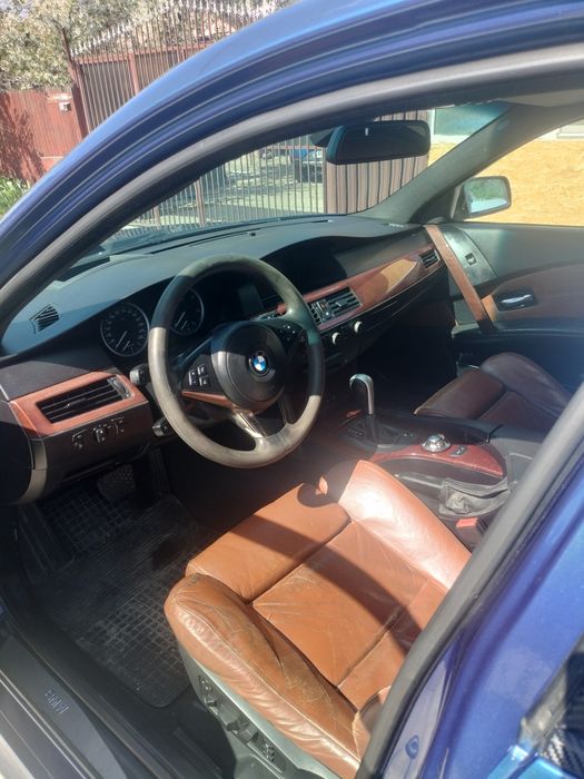 Bmw E60 an 2006 motor 3.0D paketM trapa  hed up display  activ steering interior seria 7 toppp