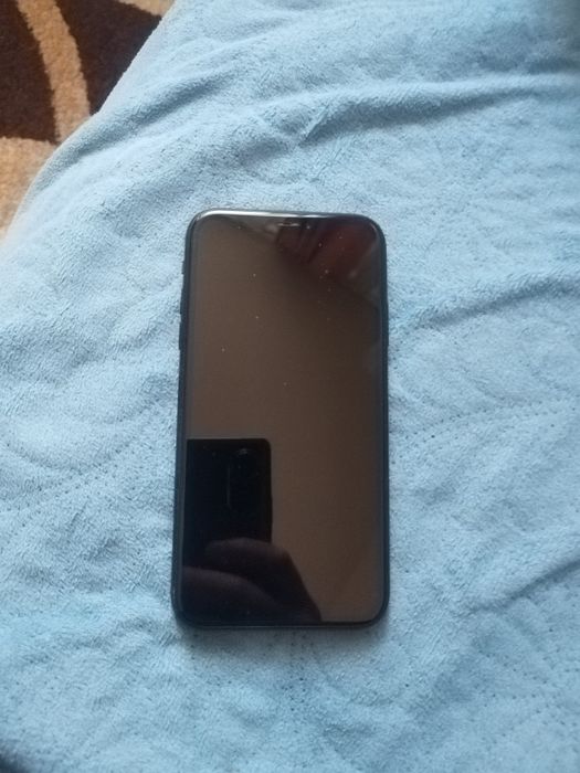 vand iphone xr in stare impecabila