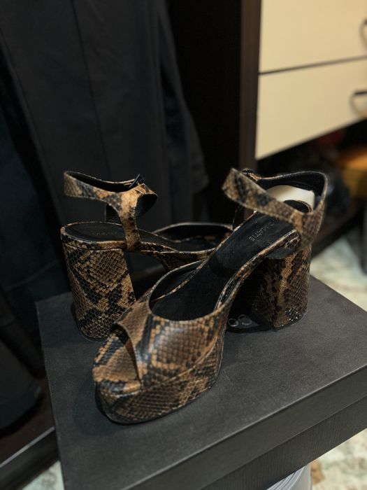 Туфли из натуральной змеиной кожи