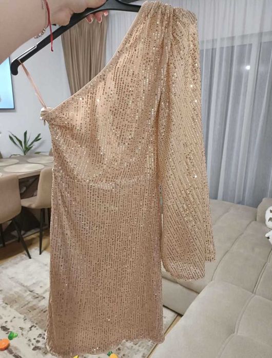 Rochie paiete auriu