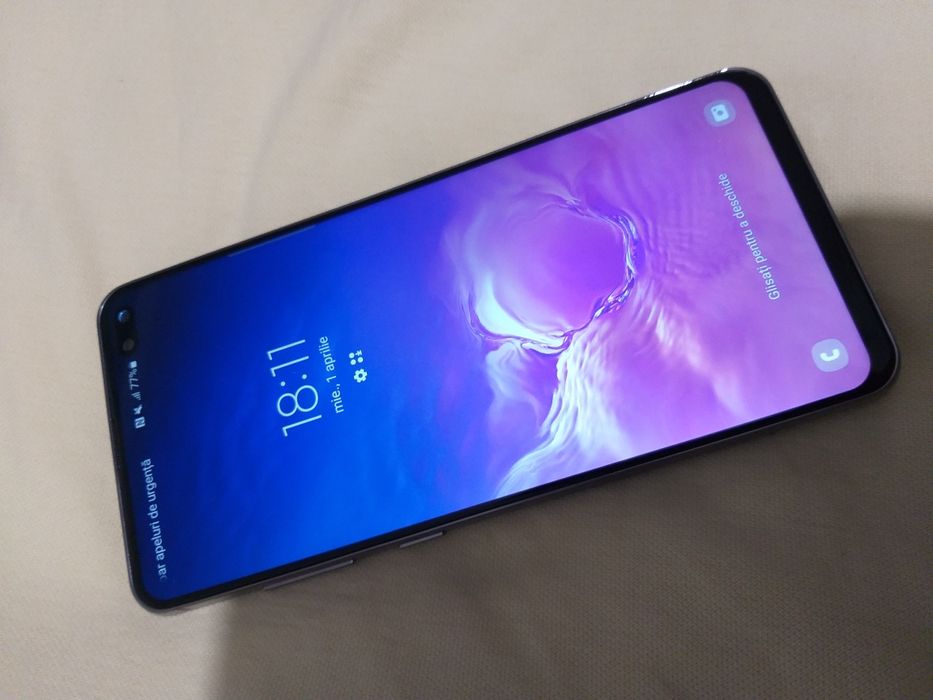 Vând Samsung  S 10 Plus ( cu accesorii )