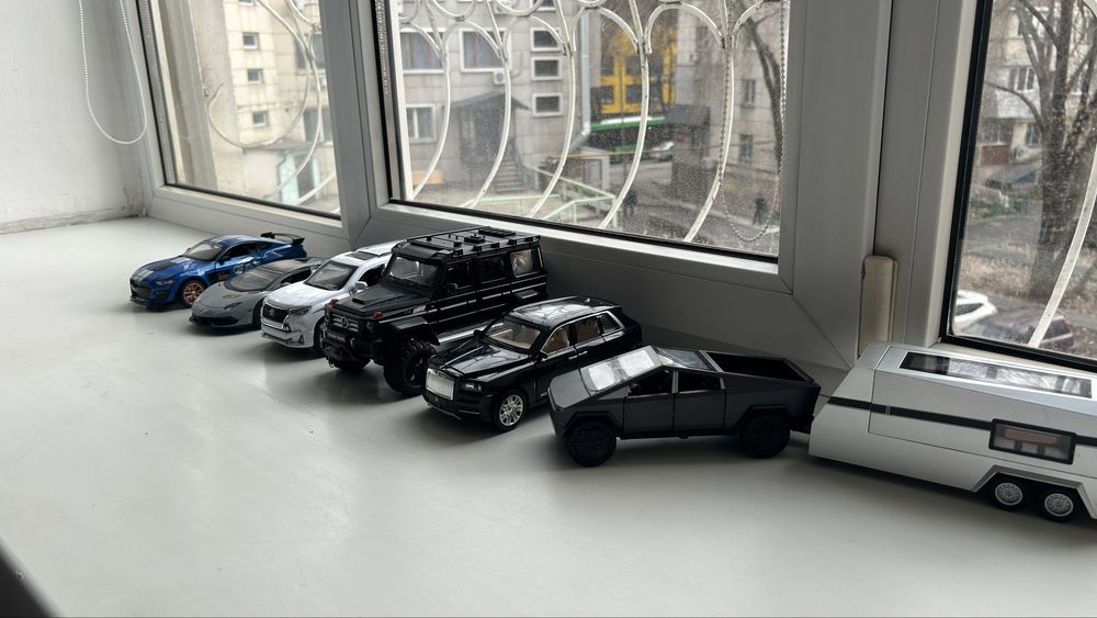 Продам металлические коллекционные машины