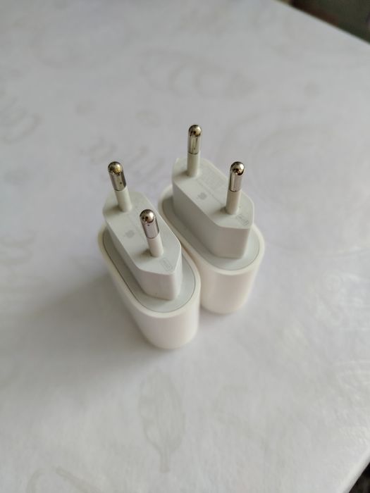 Продам оригинальный адаптер Apple 20W USB-C (A2347)