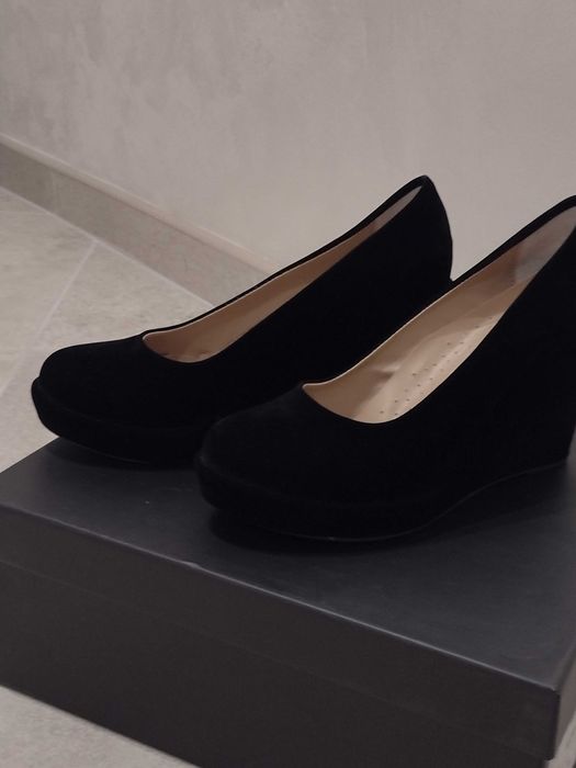 Дамски обувки на платформа