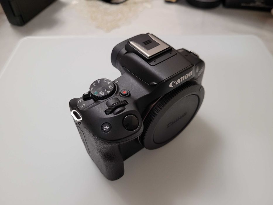 Canon Eos R50 беззеркалка