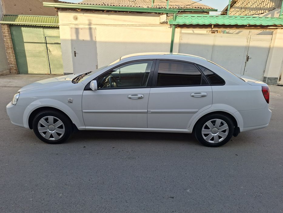 Продам ласетти 1.8