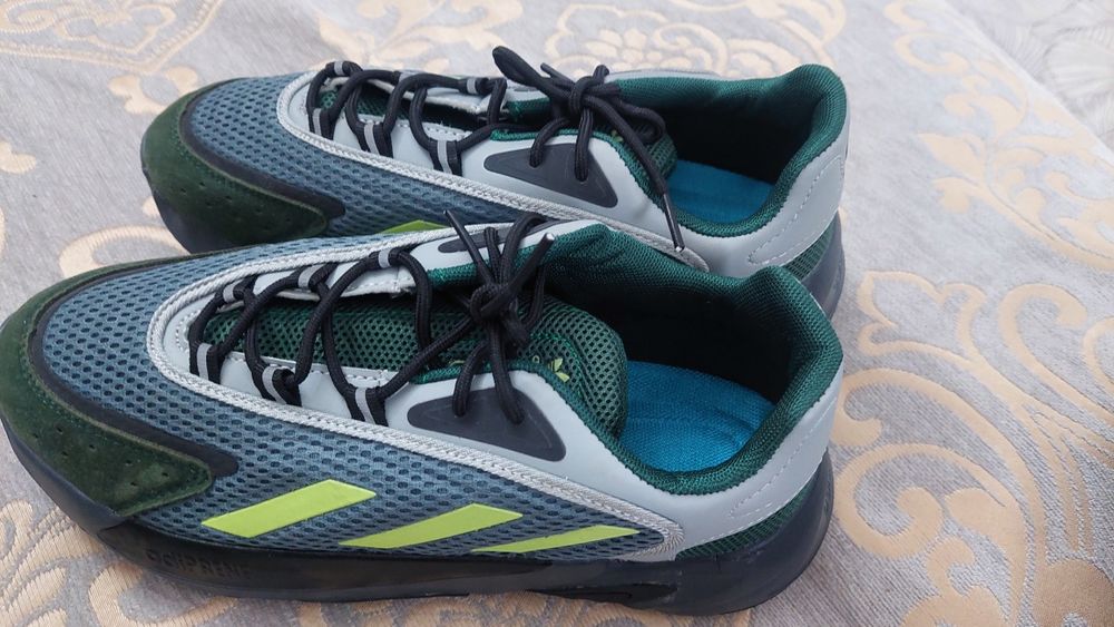 Кроссовки новые 40-41размер