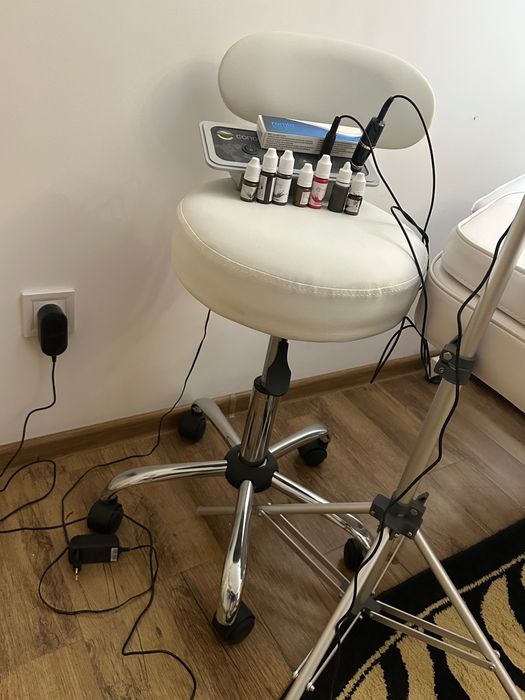 Vând set complet de mobilier profesional pentru salon