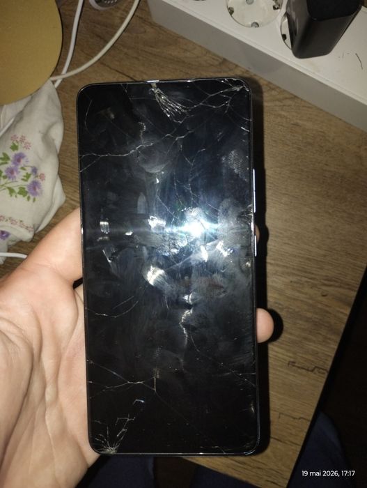 Vând telefonul Motorola g72 6 Gram 128 GB