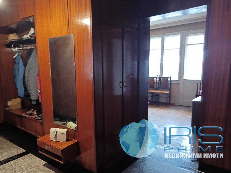 Продава се Многостаен апартамент в Шумен, Център - 147 кв.м за 1249 €/кв.м - Снимка #4