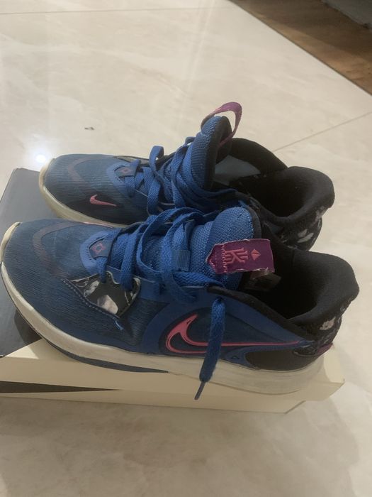 Баскетбольные кроссовки