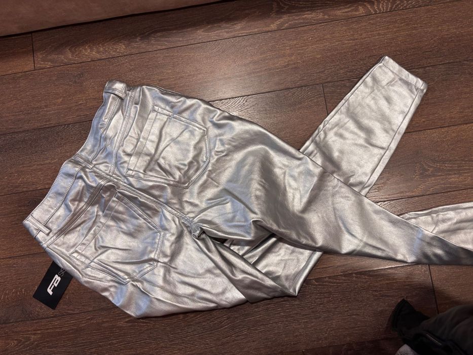 Дамски панталон в сребрист цвят