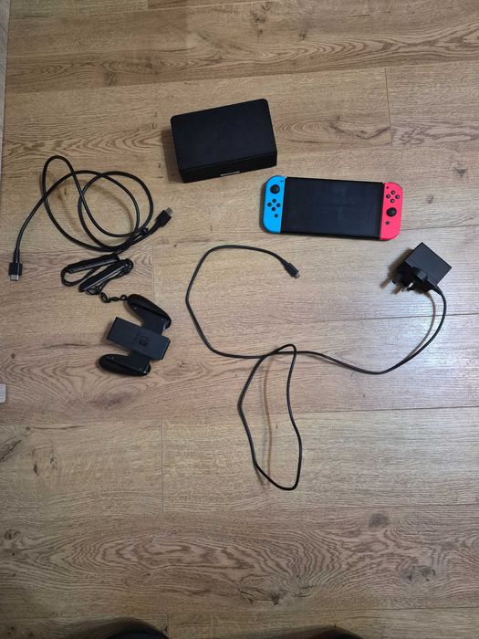 Nintendo Switch OLED 64GB – Stare Impecabilă + Accesorii