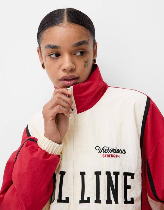 Ветровка Bershka Xs