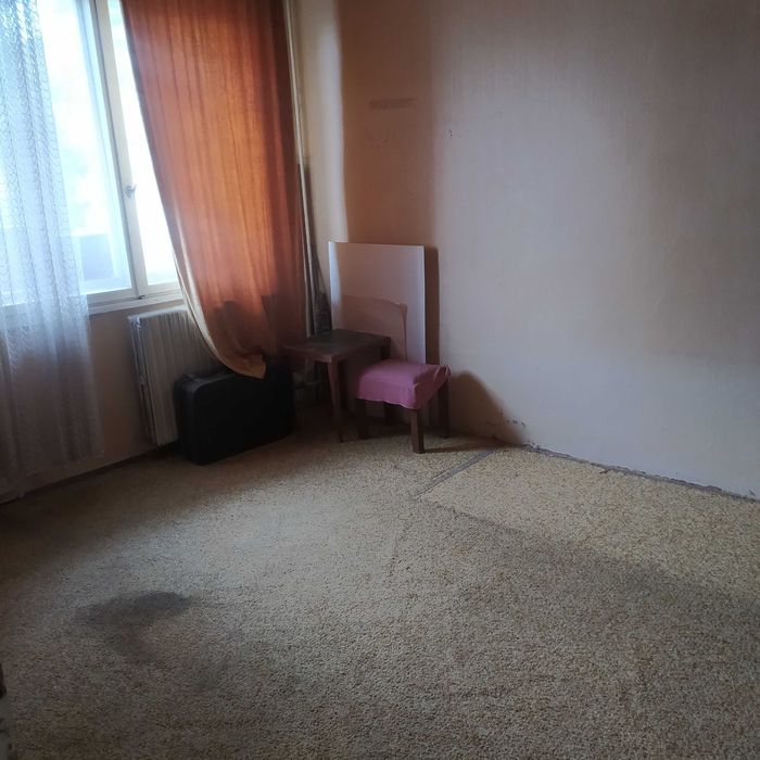 Продава се Тристаен апартамент в Плевен, Идеален център - 83 кв.м за 1446 €/кв.м - Снимка #4