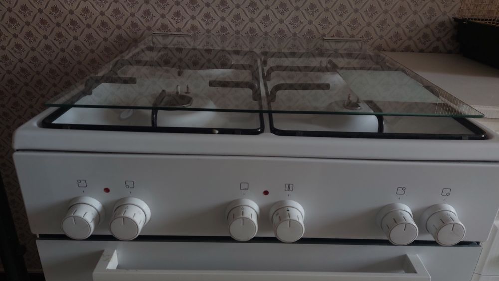 продам газ плита,все ратобает