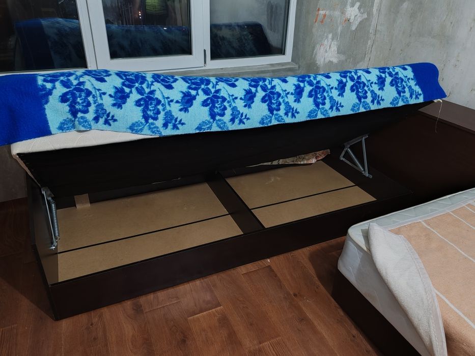 Легла 2бр, единично и приста + ракла