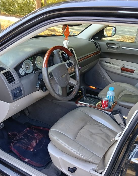 Vând Chrysler 300c 3.0crd 218cp