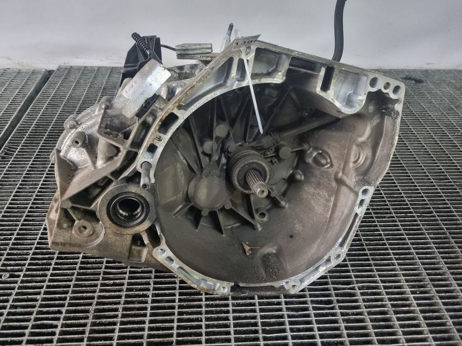 Cutie de viteze Dacia Duster Facelift 1.2 TCE Benzina 2013 - 2018 125CP Manuala 6 Trepte ...