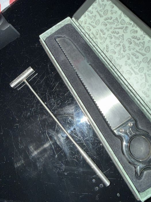 Оригинален Hendrick’s Gin лимитиран комплект – cucumber saw + corer