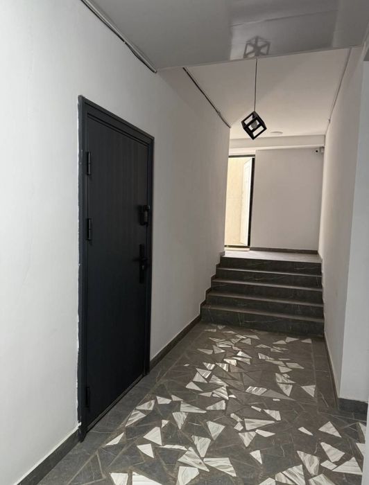 Продам офис 38м2 с новым ремонтом вдоль дороги