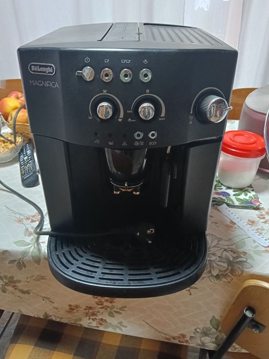 Aparat cafea DeLonghi