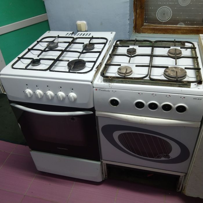 Продам газовую плиту