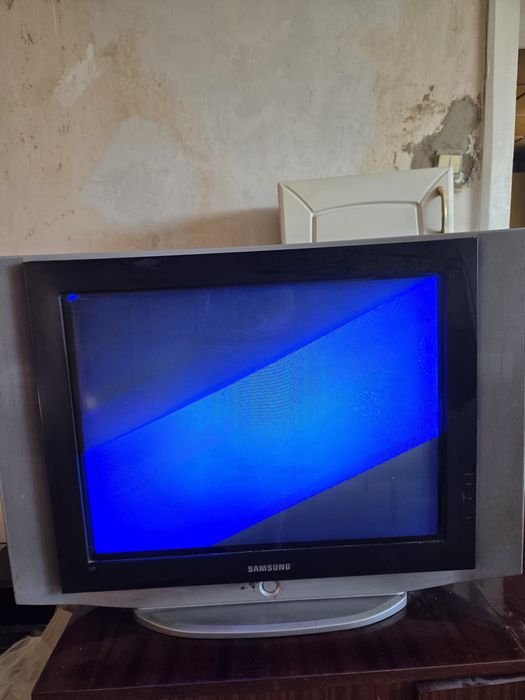 Отдам телевизор Samsung рабочий.