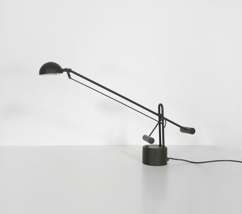Lampă vintage anii ’80 – design modernist / industrial – piesă de cole