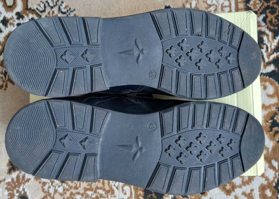 Продаю ботинки на флисе