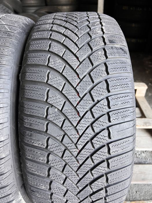 2 anvelope iarna 225/50/17 , Bridgestone , DOT 2023 !