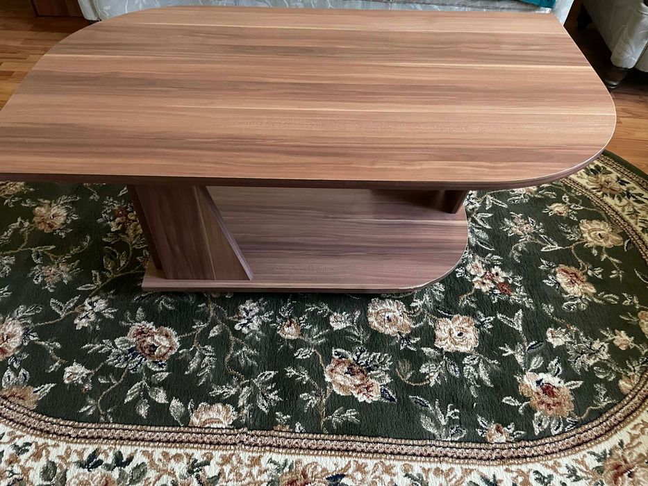 Vând masă de sufragerie