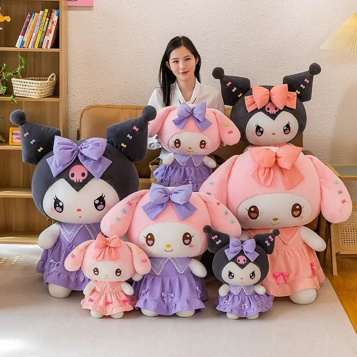 Kuromi Sanrio jucarie de plus 60 cm, colectie 2025 cu rochie mov, NOUA