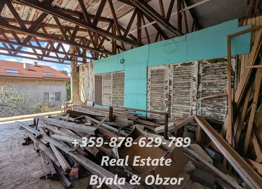 Парцел  в гр.Бяла с разрешение за строеж на къща