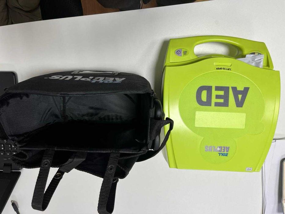 Дефибриллятор ZOLL AED Plus (новый, оригинал, США)