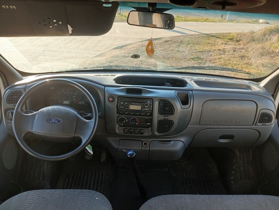 Ford transit 8+1