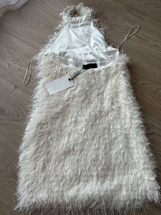 С етикет! Zara xs/s бяла рокля