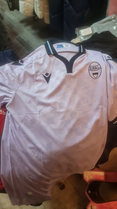 Vând îmbrăcăminte sportivă nouă