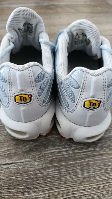 Маратонки  на NIKE