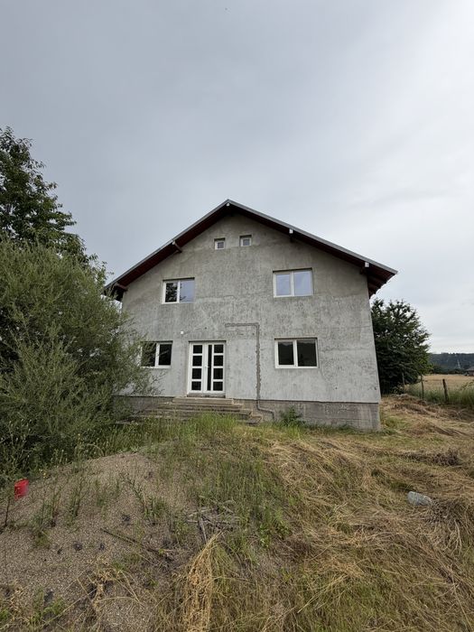 Casă de vânzare 180MP + teren 5500MP in Gura Vitioarei