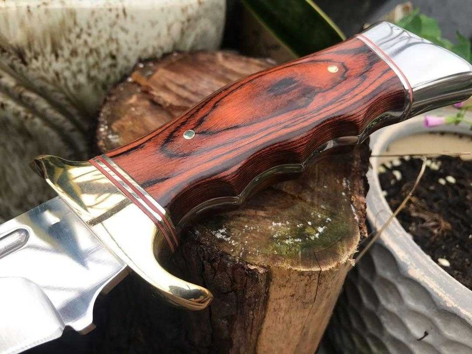 Ловен нож с кожена кания Full Tang Цяло парче метал HTWM-102