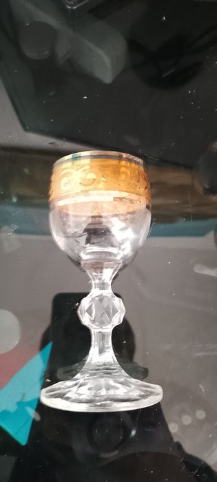 Рюмки с золотыми вставками