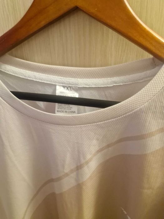 Продават се мъжки тениски