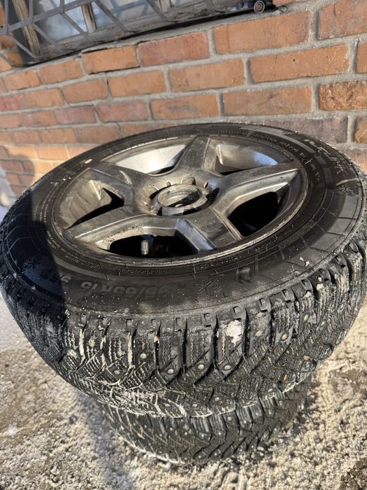 Продам Шины с дисками  4шт 195/65/15