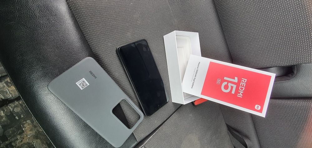 Redmi 15 5G nou la cutie