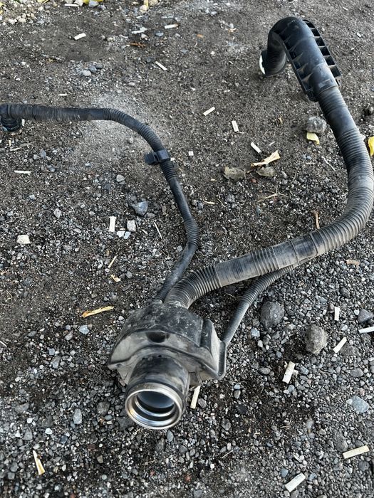 Продает горловина бензобака Toyota Corolla E2 10