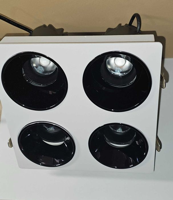 4x10W LED светлина - алуминиева квадратна