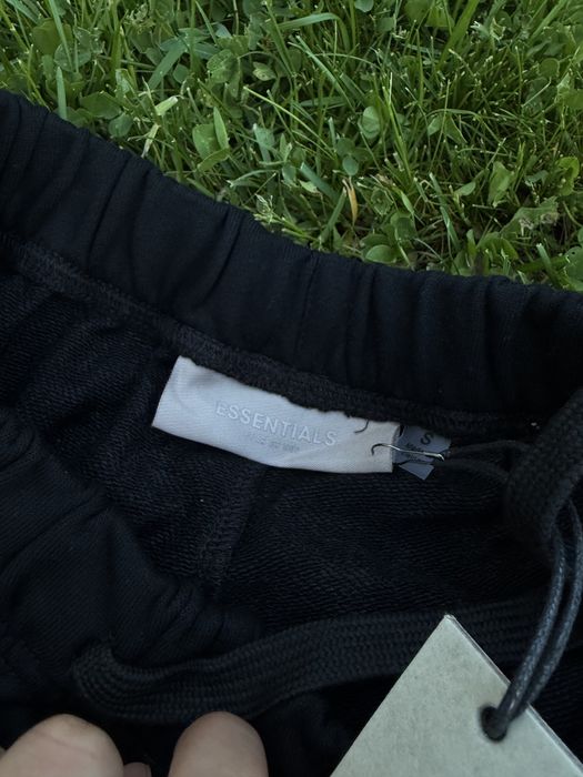 Pantaloni Scurti Essentials / Premium / 2026