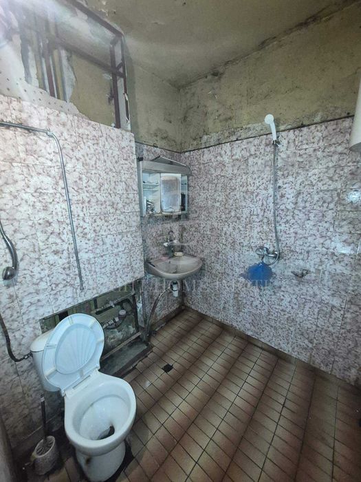 Реф. 3872 Апартамент с Три Отделни Стаи / Кючук Париж