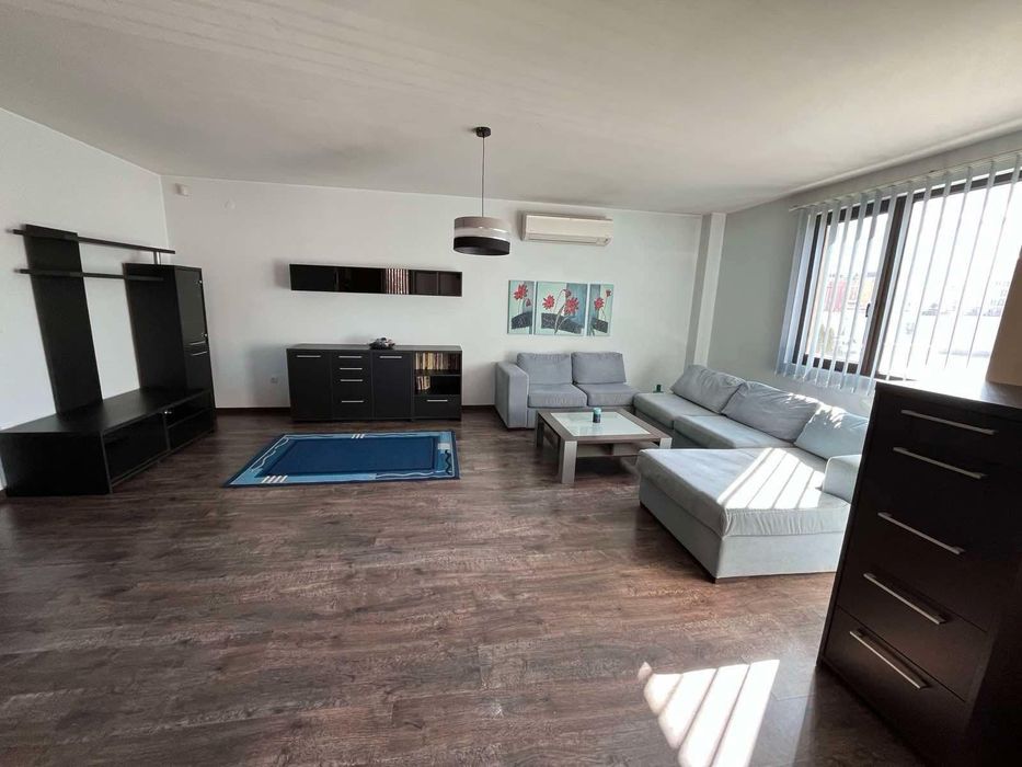 Двустаен апартамент в ж.к. Гоце Делчев.